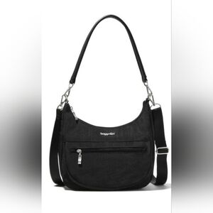 Baggallini Modern Pocket Half Moon Crossbody Bag Black